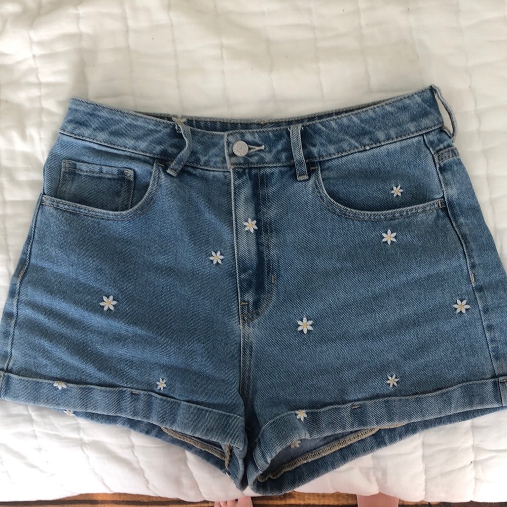 Pacsun Daisy Mom Shorts